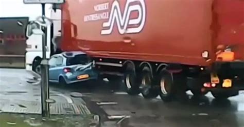 Dumb Driver Or Stupid Truck Driver Horror Moment Lorry Crushes Undertaking Car As They Turn
