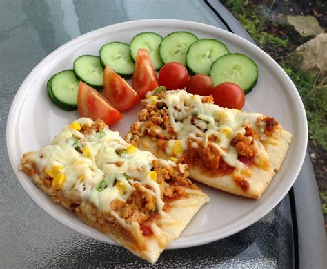 Chicken And Sweetcorn Pizza Chicken And Sweetcorn Pizza Pizza Recipes Easy Food