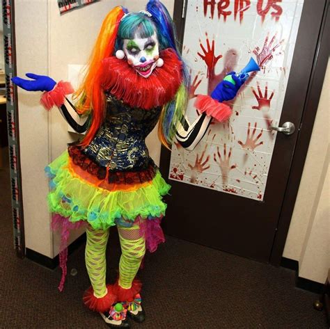 female clown yes yes yes clown halloween costumes halloween clown creepy halloween costumes