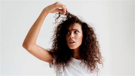 Reasons Why You Are Susceptible To Dandruff Onlymyhealth