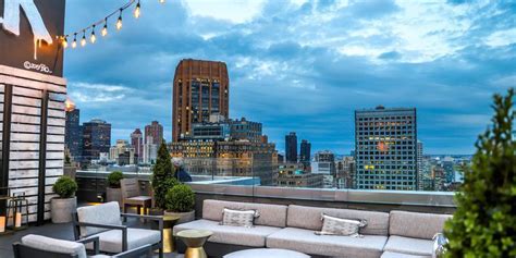 A nightlife guide for a visitor or resident of new york city. 30 Best Rooftop Bars In NYC - Top Rooftop Lounges In New York