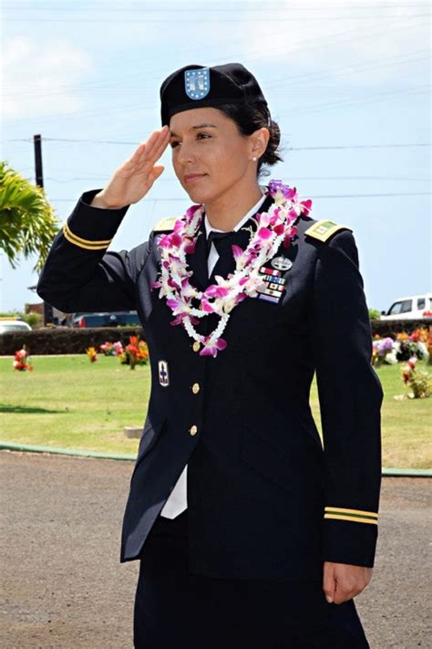 Hawaii Congresswoman Tulsi Gabbard The L Chat