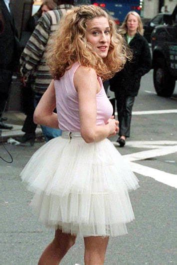 A Carrie Bradshaw Halloween Costume That Is Stylish And Simple — Photos