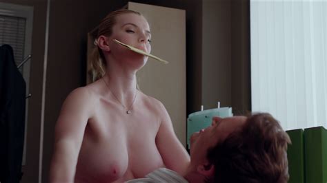 naked betty gilpin in nurse jackie