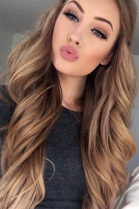 11 Best Dark Brown Hair With Light Brown Highlights For Iconic Beauty
