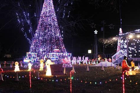 Charlestown Has The Best Christmas Village In Indiana