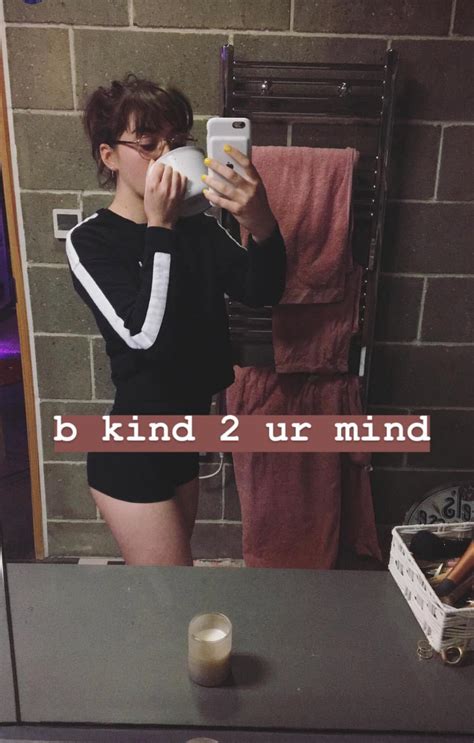 Love Maisie In These Tiny Shorts Rmaisiewilliams