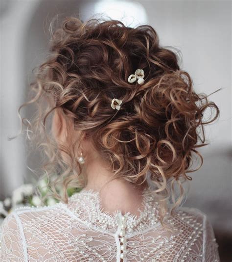23 Easy Updo Hairstyles For Long Curly Hair Hairstyle Catalog