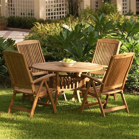 Pretty Ways To Furnish Your Patio With Tropical Outdoor Furniture Set