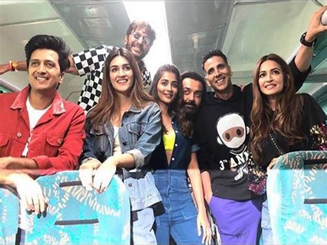 Heres What Akshay Says On Train Journey With Housefull 4 Cast