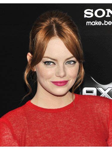 Emma Stones Bold Lipstick Is The Focal Point Of This Glamorous Look