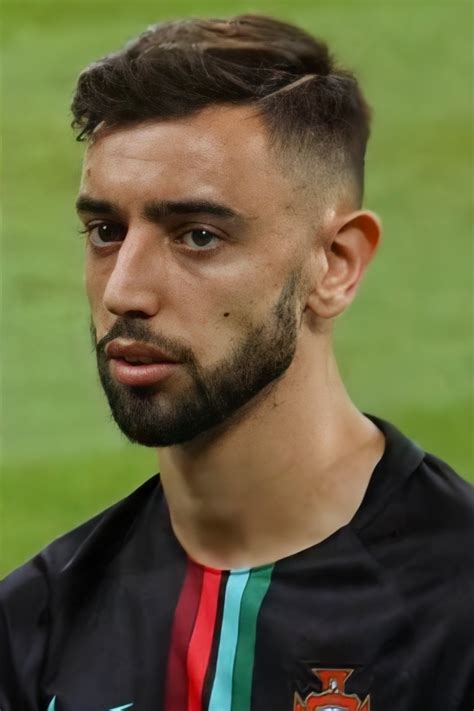 Bruno fernandes is named pl player of the month for december—his 4th award since joining manchester united last january ✨ he now has as many potm awards as. Bruno Fernandes - Wikipedia