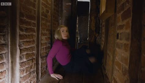 Lucy Worsley In The Priest S Hole Lucy Worsley Worsley Lucy