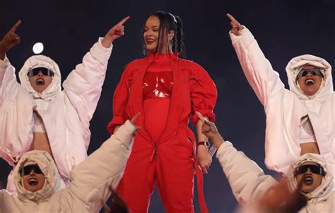 the biggest moments from rihanna s super bowl halftime show