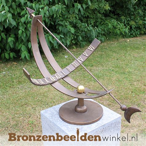 Zonnewijzers Kopen Op Sokkel Bronzen Zonnewijzer Tuin
