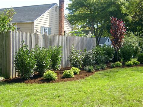 37 Stylish Privacy Fence Ideas For Outdoor Spaces Landscaping Along