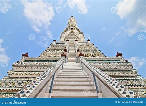 Low Angle Shot Of The Magnificent Hindu Temple Captured In Bangkok