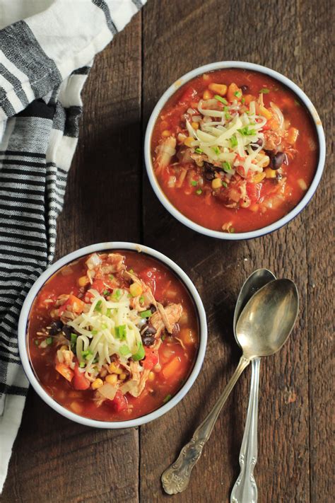 It has the same delicious flavors as a rotisserie chicken, it's amazingly tender and it's perfectly juicy. Slow Cooker Chicken Chili Recipe - Primavera Kitchen