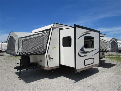 In spite of the moving parts, they are very easy to set up and to take down. 2017 Flagstaff Shamrock 233S Hybrid Trailer with 3 Tent ...