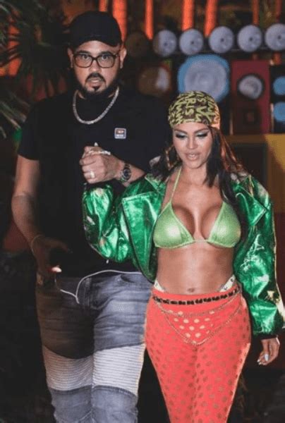 La cantante urbana natti natasha y el productor rafael pina aprovecharon un viaje de trabajo en la república dominicana para tomar unas merecidas vacaciones luego de la intensidad laboral que han experimentado en los últimos. ¡No puede ser! El novio de Natti Natasha casi se va a la ...
