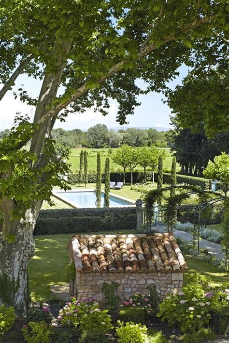 Provençal Farmhouse Is An Elegant Celebration Of Its Bountiful Gardens