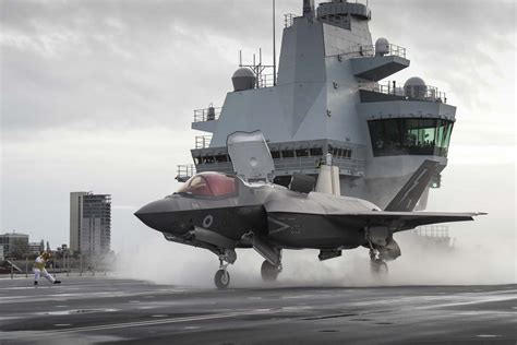 Video F 35 Takes Off From Hms Queen Elizabeth In Portsmouth Harbor