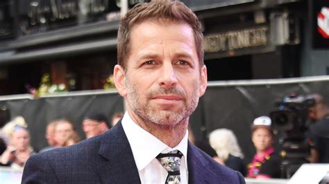 Zack Snyder Addresses His Justice League Crisis And Toxic Fans In New Comments