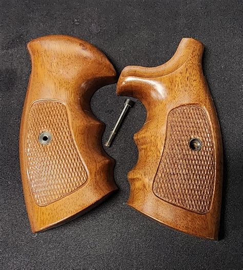 Smith And Wesson K L Square Walnut Checkered Grip Engineered Accessories