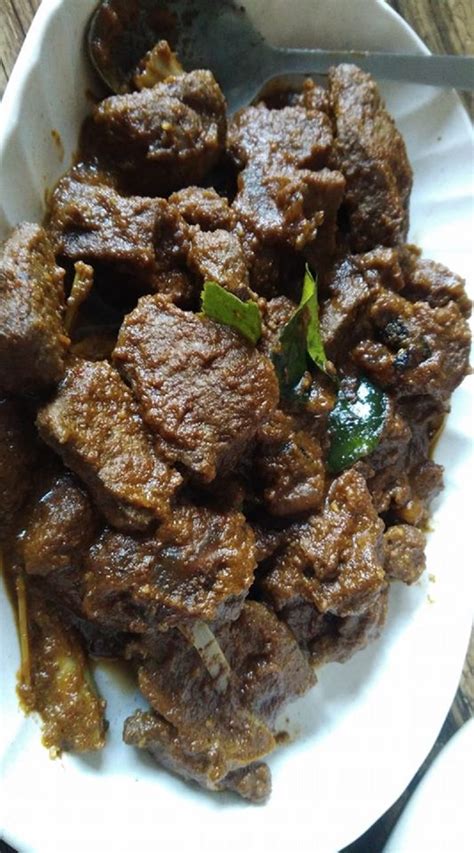 Daging masak hitam merupakan makanan khas jambi dengan bahan dasar daging. Resepi Rendang Daging Hitam (Makan Bertambah!) - Resepi.My