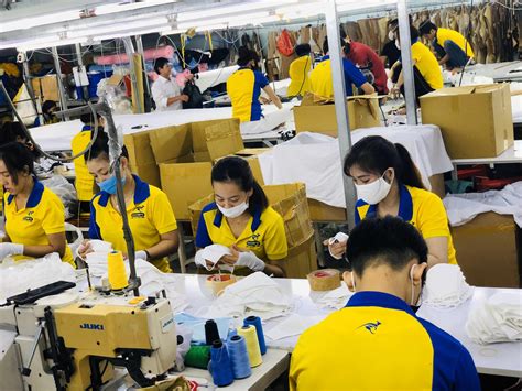Top Clothing & Apparel Manufacturers in Vietnam - Garment Factory For ...
