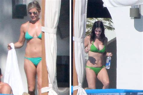 Friends Reunion Jennifer Aniston And Courteney Cox Strip To Reveal Matching Green Bikinis
