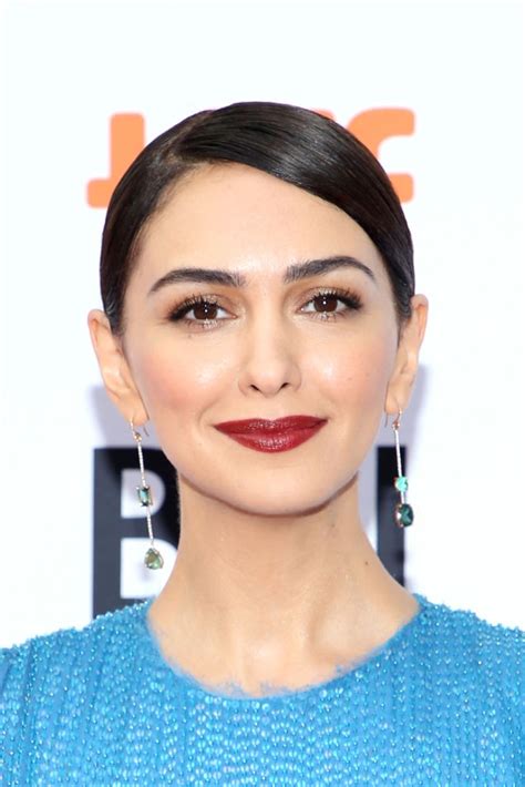 Counterpart Iranian Actress Nazanin Boniadi In Blue Dress Full Hd Photos And Wallpapers Top 10