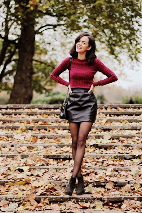 Pin By Taryn Seifert On Looking So Right Leather Mini Skirt Outfit Leather Skirt Outfit Red