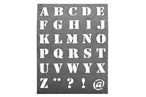 Chaque alphabet est travaillé pour avoir la même dimension, idéal pour composer des mots. Pochoir lettre - Resine de protection pour peinture