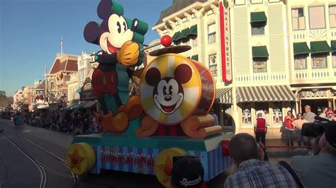 Mickeys Soundsational Parade 2019 Disneyland Youtube