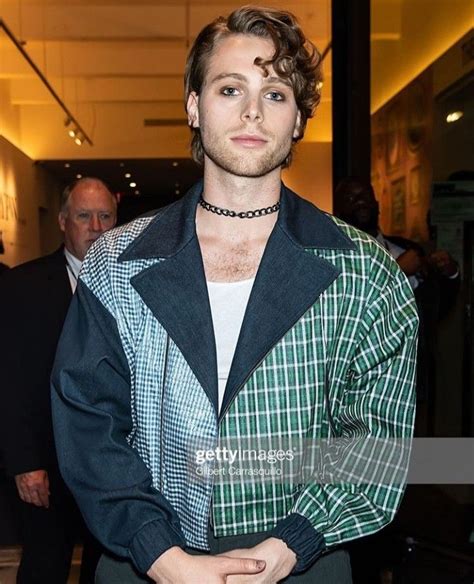 He was raised alongside his two older brothers, jack and ben by their father andrew hemmings who was a maintenance worker, and their mother liz hemmings who was an. Luke Hemmings | Luke, Luke hemmings, Nyc fashion week