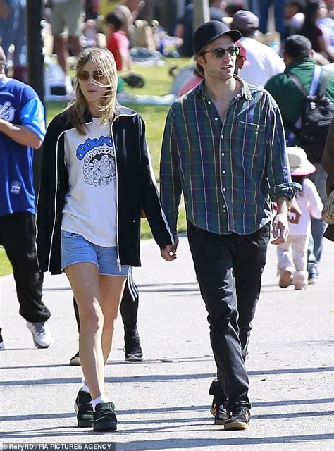 Suki Waterhouse And Beau Robert Pattinson Hold Hands Robert Pattinson