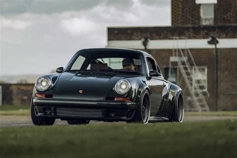 Singer Reimagined Porsche 911 Dls In Oak Green Metallic