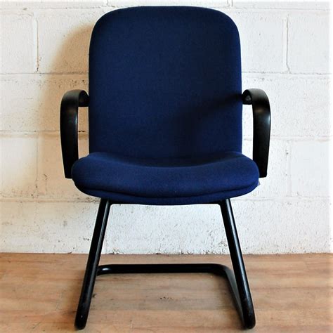 Conference room chairs are usually not given the atte2ntion they deserve, to the detriment of the office and business. Blue Meeting Room Chairs 1090 | Used Meeting Room Chairs ...