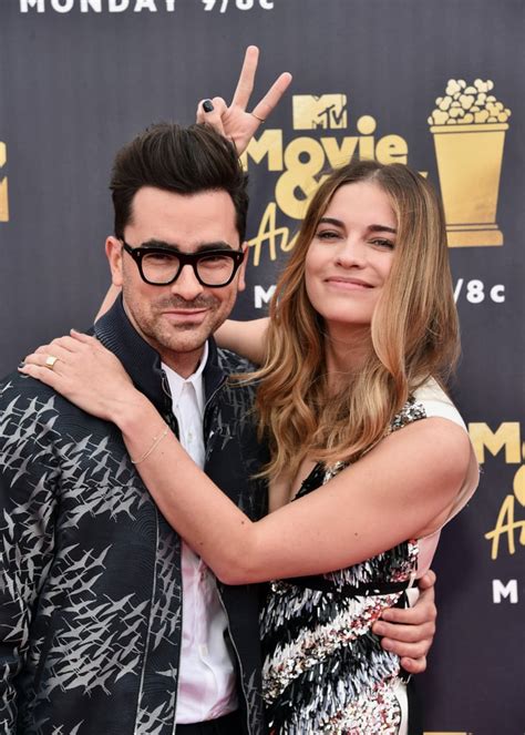 dan levy and annie murphy at the 2018 mtv movie and tv awards relive the schitt s creek cast s