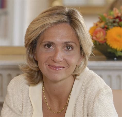 Pécresse has degrees from hec paris and éna.1 she was an auditor of the conseil d'état until 1998, when she was designated counselor. Valérie Pécresse, Présidente de la région Île-de-France ...