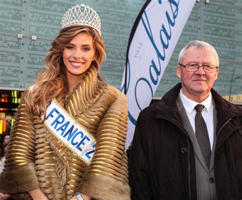 Photo Camille Cerf Miss France Rencontre Le Maire De Coulogne La Ville Dont Elle Est