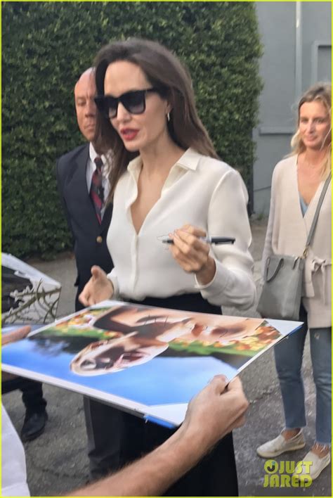Angelina Jolie Meets Fans After Question Answer Event Photo Angelina Jolie
