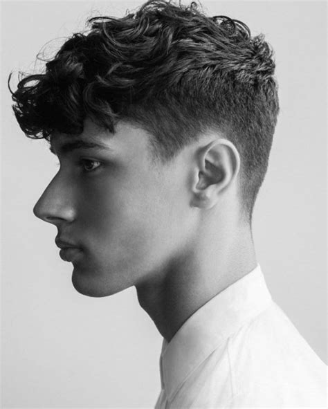 Coiffure homme 2021 mi long. Coupe garcon 2019 - Coiffure à la mode