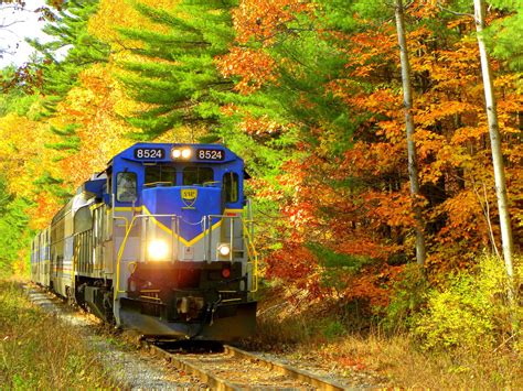 Take A Scenic Fall Foliage Train Ride On The Mt Hood Railroad In Oregon