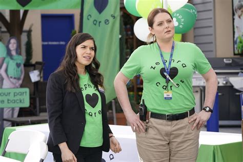 Superstore Will Amy And Jonah S Relationship Level Up