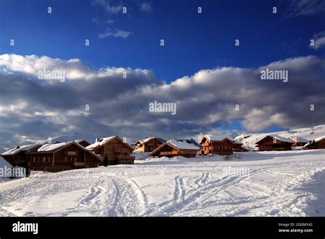 Alpe Dhuez Resort Hi Res Stock Photography And Images Alamy