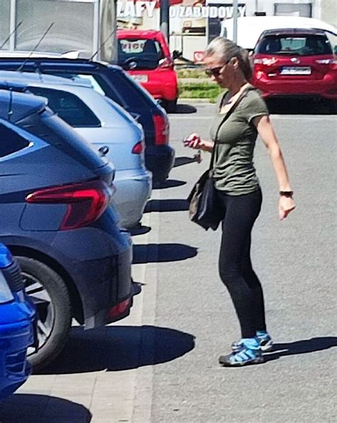 Skinny Blonde Milf At Parking Lot Spandex Leggings Yoga Pants Forum