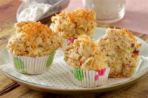 Menurut studi yang dilakukan oleh dr supaya si kecil mau melahap nasi, bunda dapat mengganti air untuk memasak nasi dengan kadu. Resep Muffin Keju Kornet Enak Cocok Banget Untuk Sarapan ...