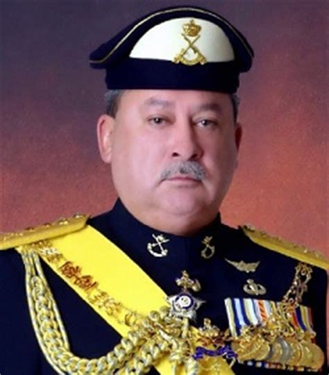 Dyam brigadier jeneral tunku ismail ibni sultan ibrahim, tunku mahkota johor. johor15